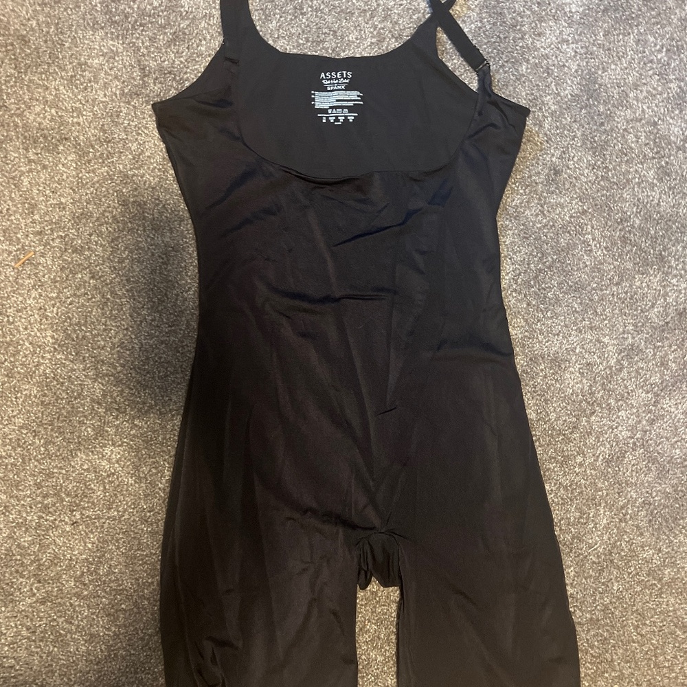 Assets by spanx full bodysuit